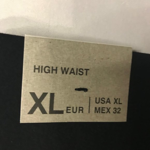 Zara Trafaluc Collection Black Cropped Pants - Picture 2 of 6